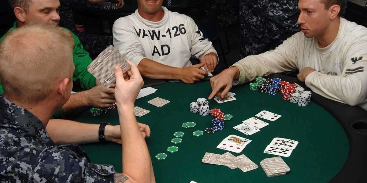 Beyond the Cards: Psychology and Tactics in Poker