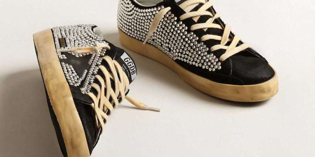 Golden Goose Sneakers individuality and desired virality