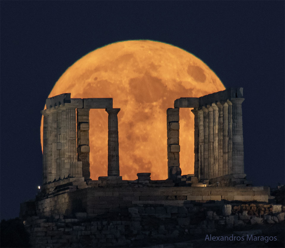 Sturgeon Blue Supermoon: See The Best Photos Of The Rare August Event - Orbital Today